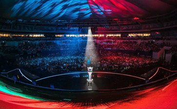 Steam 里的 City Game Studio： Your Game Dev Adventure Begins